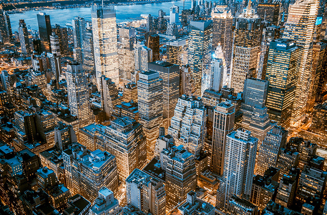 چرا یک موتور بنزینی کوچک هنگام استارت زدن باید درب هوا را بکشد اما ماشین این کار را نمی کند؟